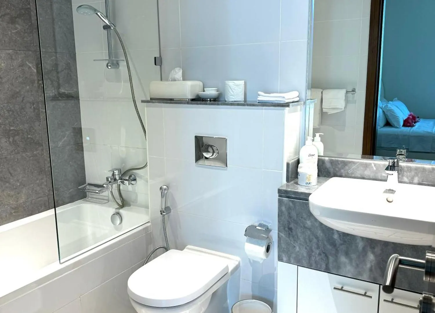 Elegant & Spacious 2-Br In Al Habtoor City - Noora Dubai Apartment