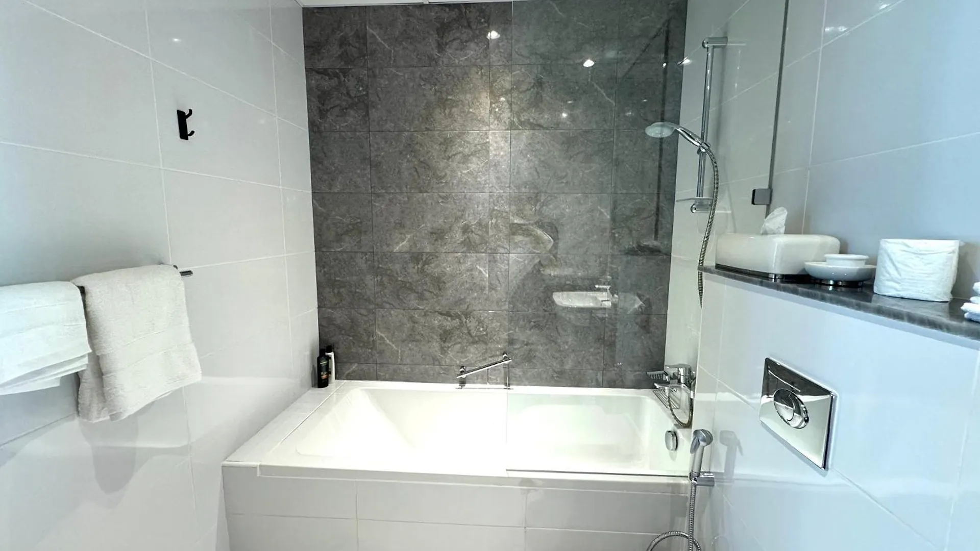 Apartment Elegant & Spacious 2-Br In Al Habtoor City - Noora Dubai
