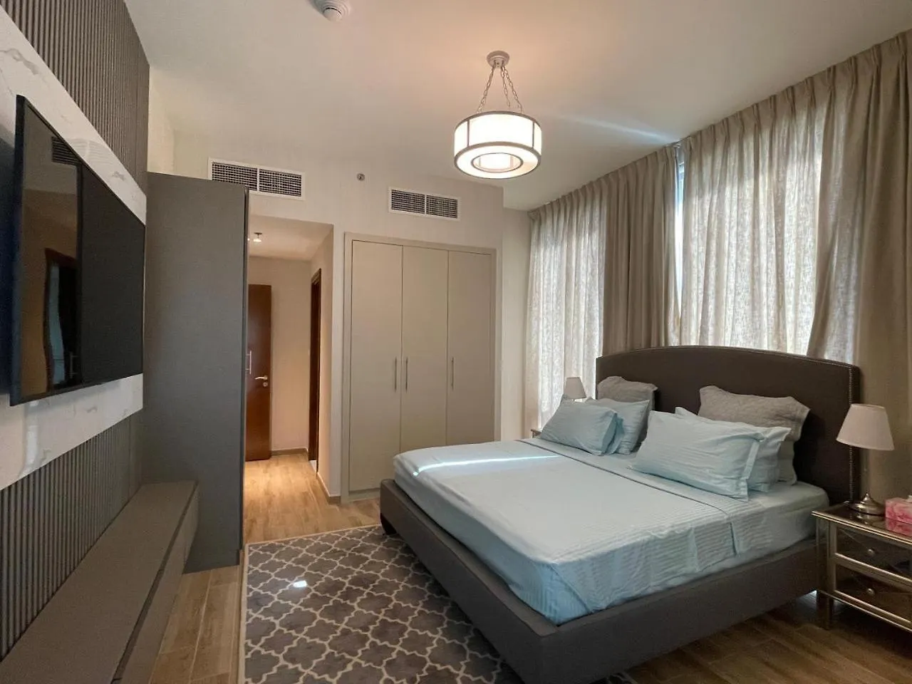 Elegant & Spacious 2-Br In Al Habtoor City - Noora Dubai Apartment